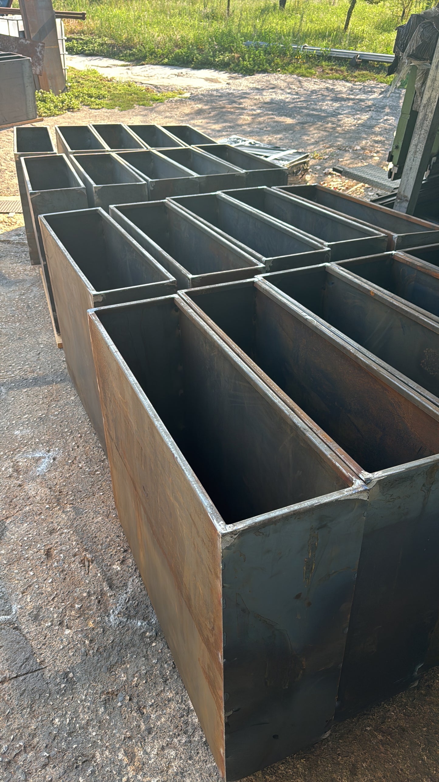 vaso in corten ossidato